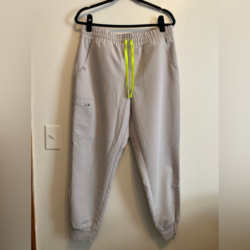 Figs Women’s Tan Jogger Scrub Pants